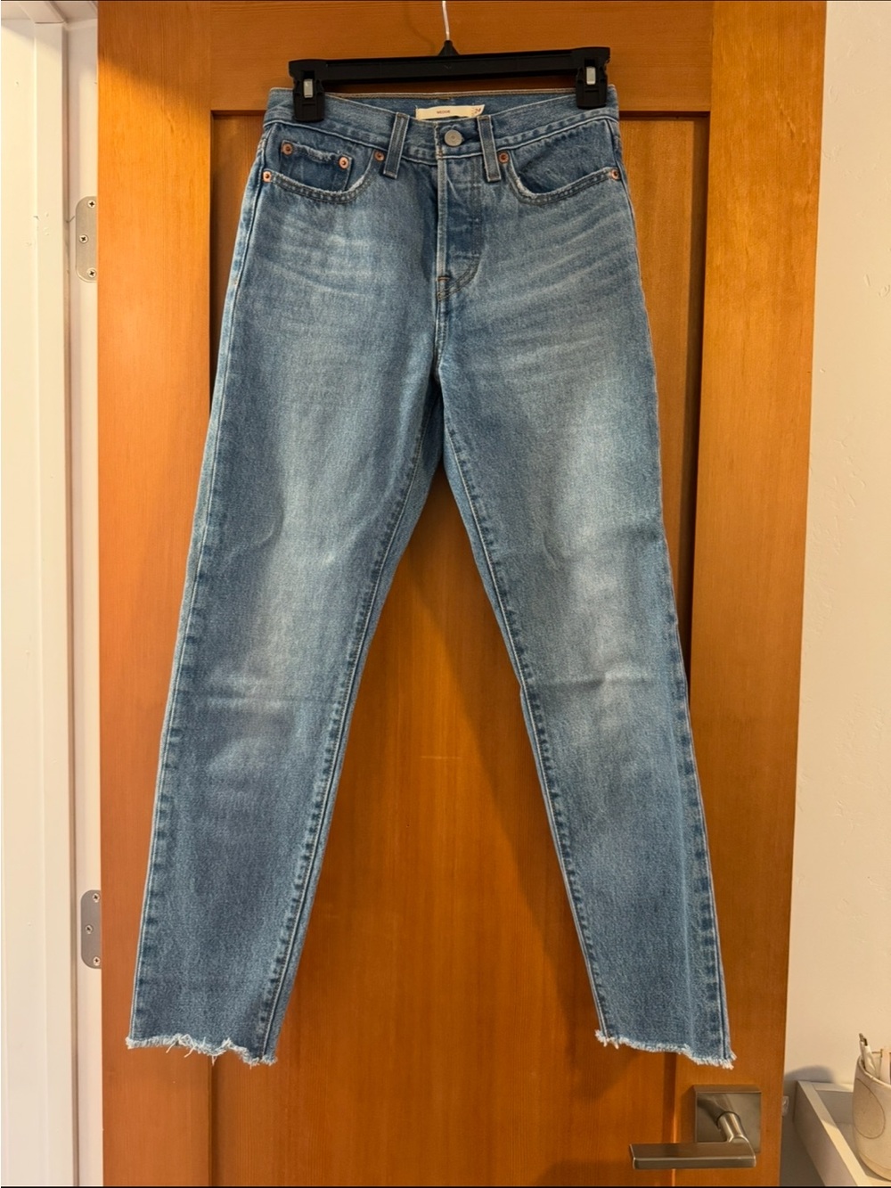 Levi’s Straight Leg Wedgie Jeans - Raw Hem - Size 24